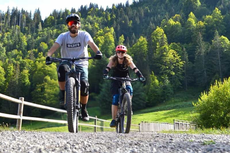 Billet Tour guidé privé en couple en VTT électrique - Lac Annecy Love & Bike