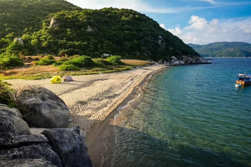 Billet Vịnh Bắc Vân Phong : randonnée côtière, snorkeling et camping sur la plage
