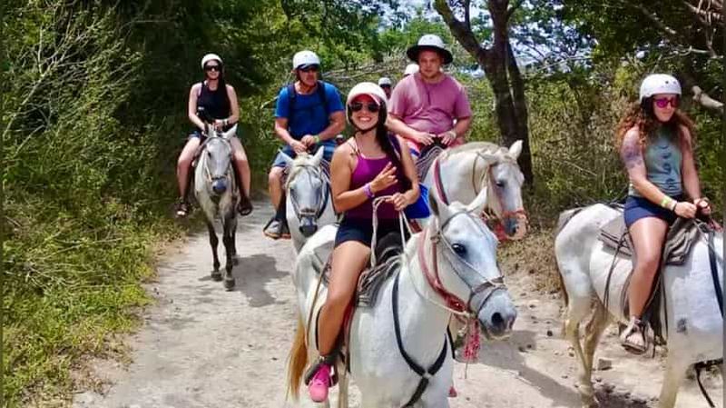 Billet Tamarindo : Visite d'une journée en tyrolienne, équitation et spa naturel