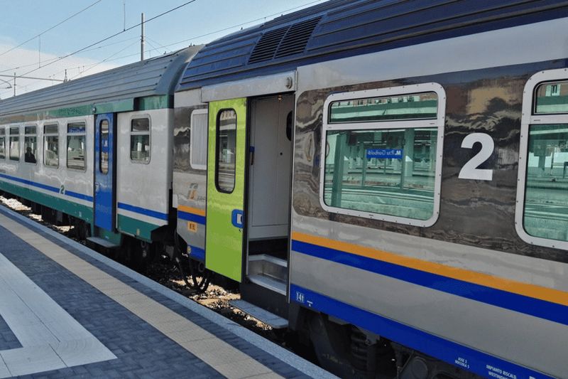 Billet Reggio Di Calabria : Train de/vers l'aéroport