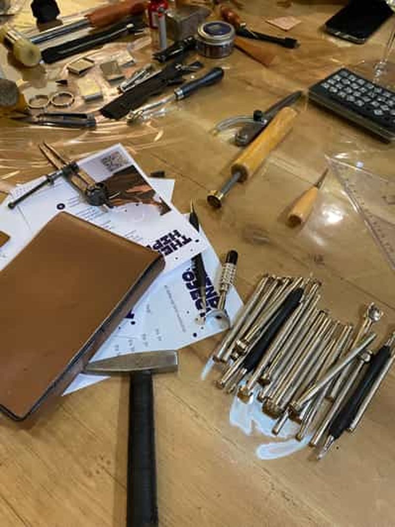 Billet Tirana : atelier d'artisanat du cuir