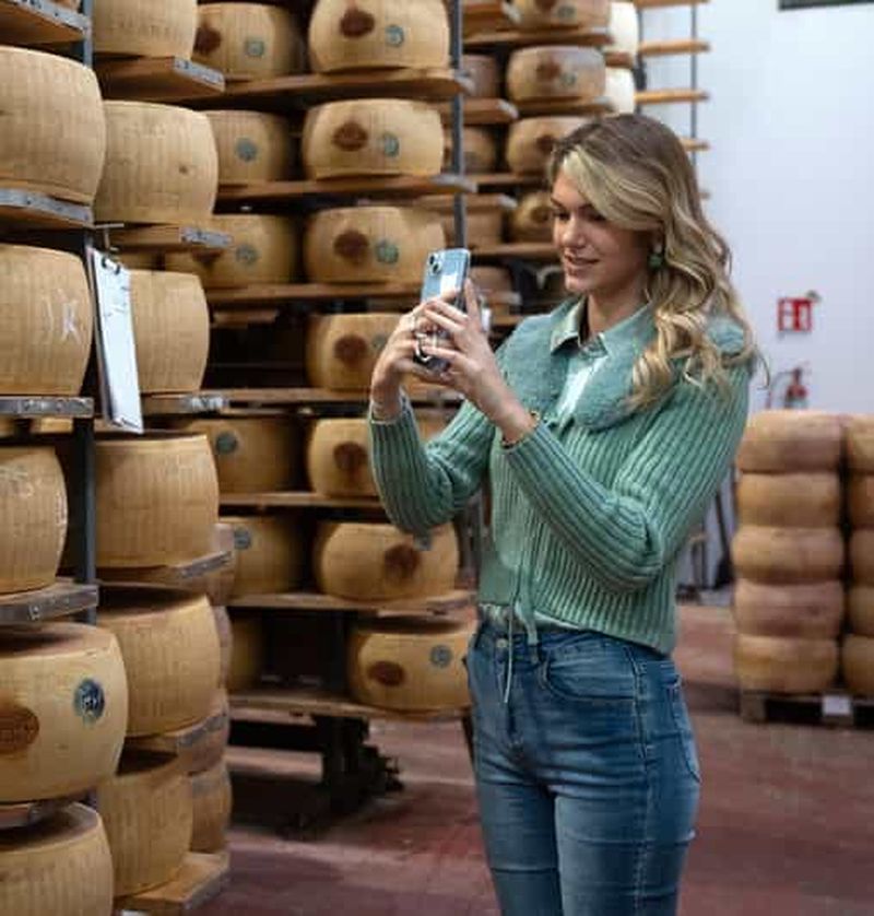 Billet De Bologne : visites et dégustations de la fabrique de fromage et de jambon de Parme