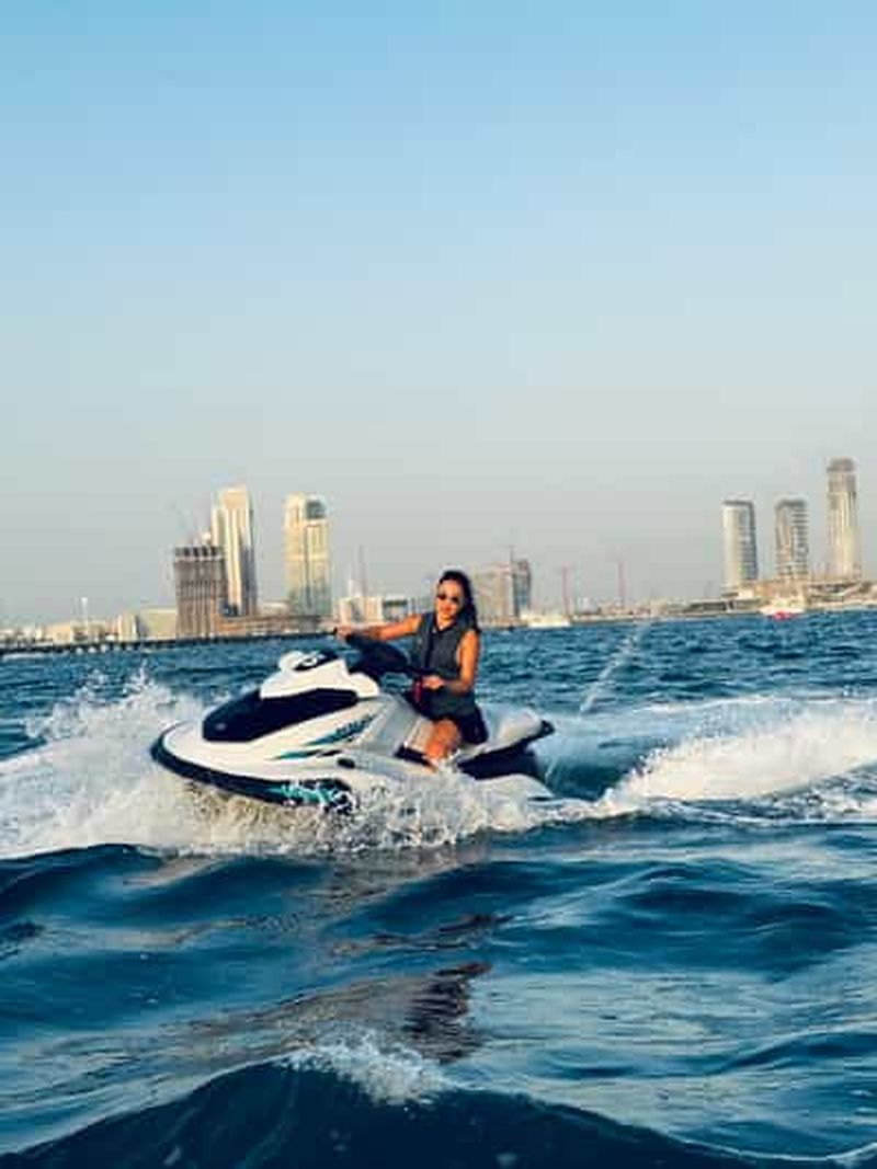 Billet Abou Dabi : Expérience de jet-ski au Radisson Blu