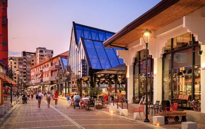 Billet Depuis Vlora/Orikum : la capitale Tirana, le château et la tyrolienne