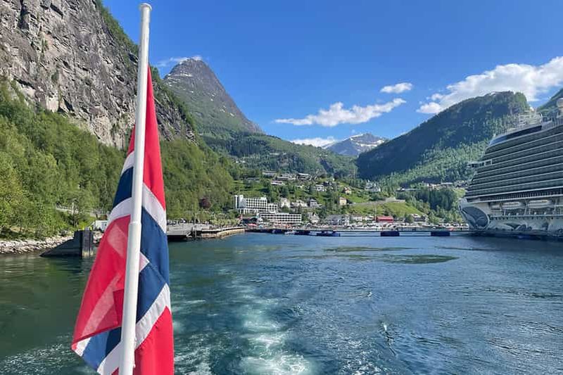 Billet Excursion dans le fjord de Geiranger au départ de Geiranger (avec arrêt à Hellesylt)