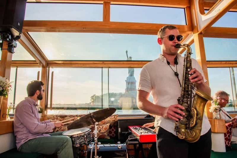 Billet NYC : Croisière jazz en soirée sur le Yacht Manhattan