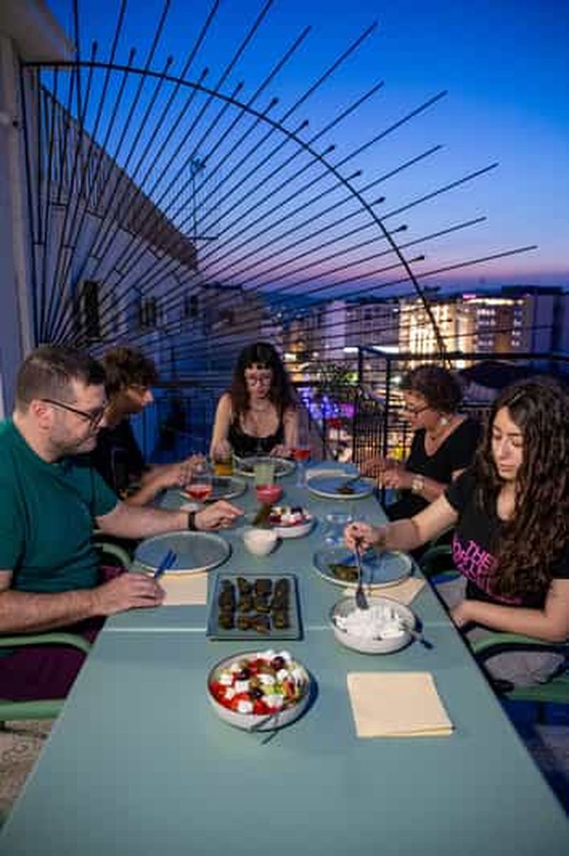 Billet Athènes : cours de cuisine privé avec visite du marché et vue sur la ville