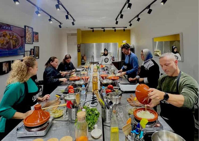 Billet Rabat : cours de cuisine marocaine authentique avec des chefs experts