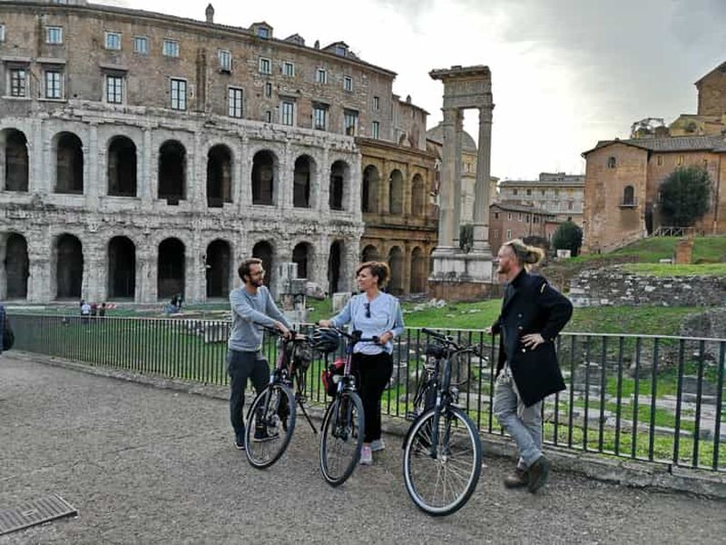Billet Rome de nuit : visite en petit groupe en E-Bike