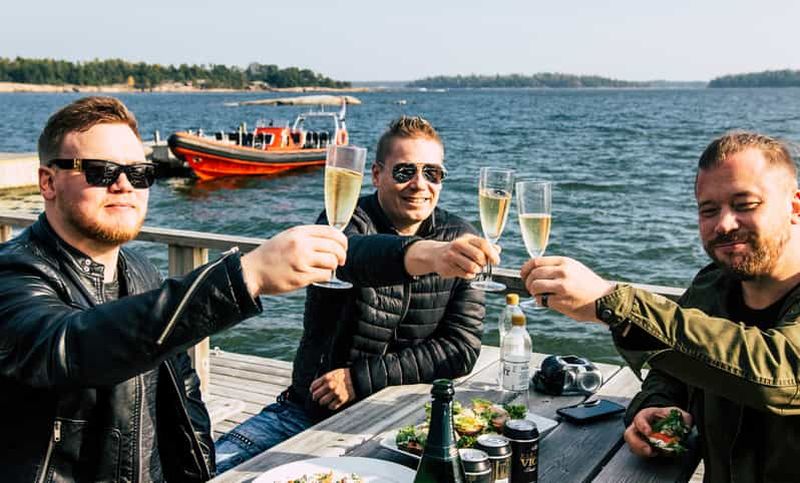 Billet Helsinki : Tour combo d'adrénaline en hélicoptère et en bateau semi-rigide