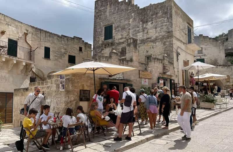 Billet Matera : dégustation de vin et de mets locaux dans une grotte souterraine