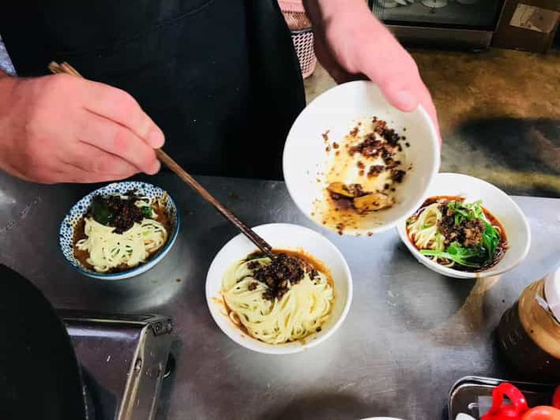 Billet Chengdu : cours de cuisine de nouilles dan dan et visite du marché