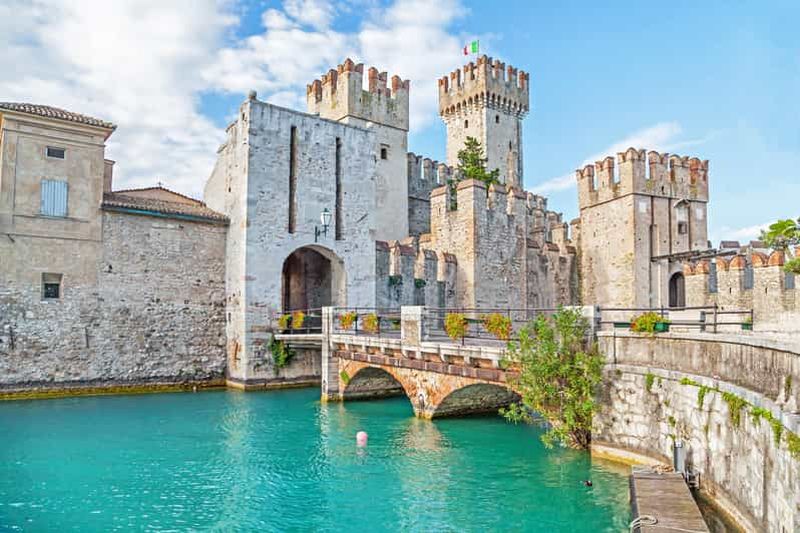 Billet Depuis Vérone : Tour en bateau de Sirmione avec dégustation de Spritz