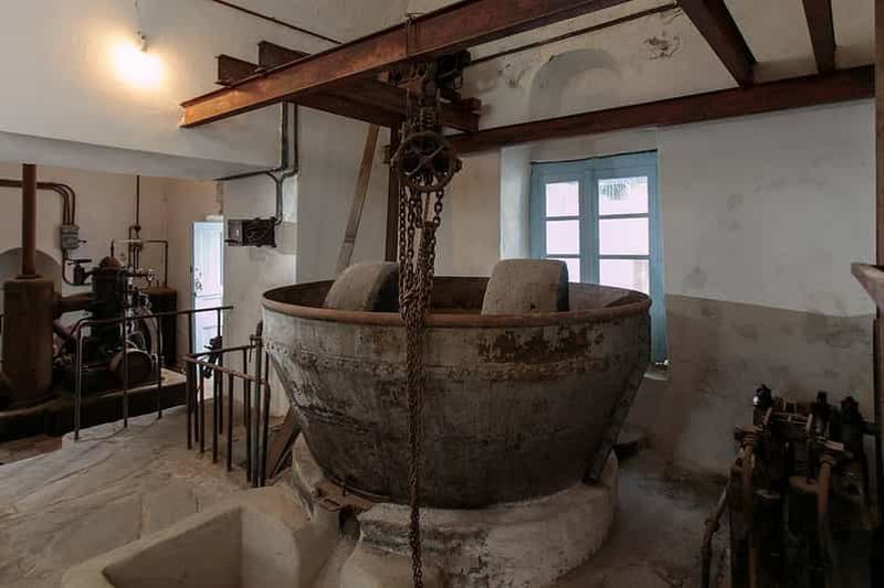 Billet Naxos : visite historique du pressoir à olives et du fromage de berger