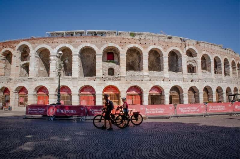 Billet Visite de Vérone en vélo électrique : centre-ville et vues panoramiques