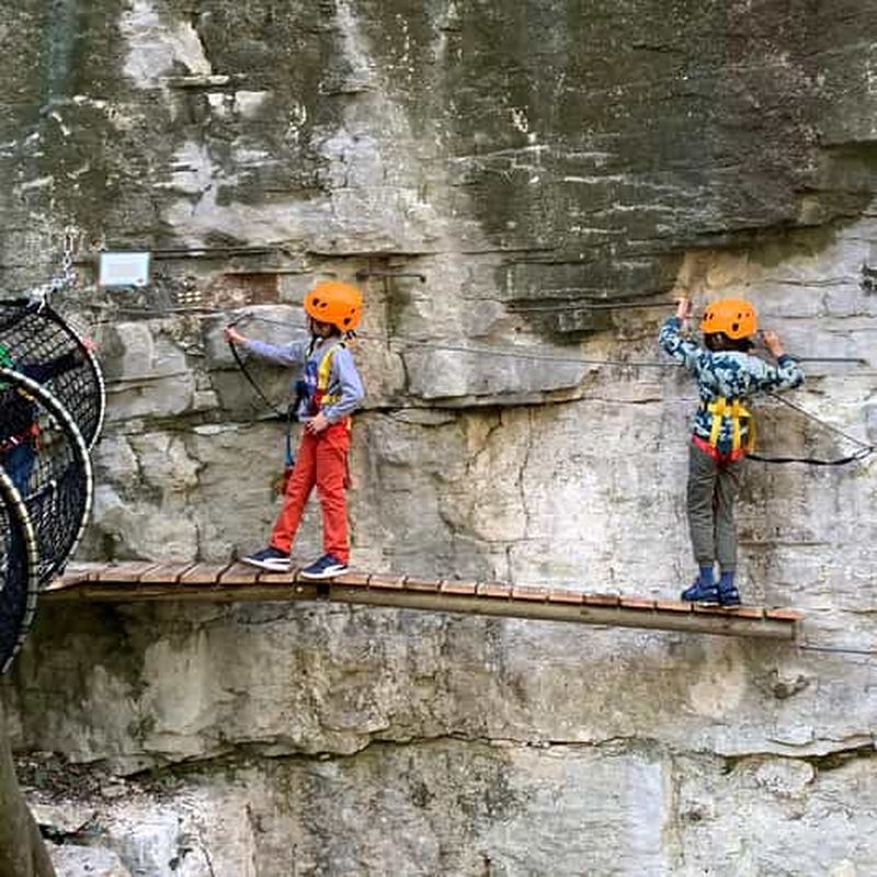 Billet Nice : Accrobranche découverte pour enfants dans un site naturel naturel