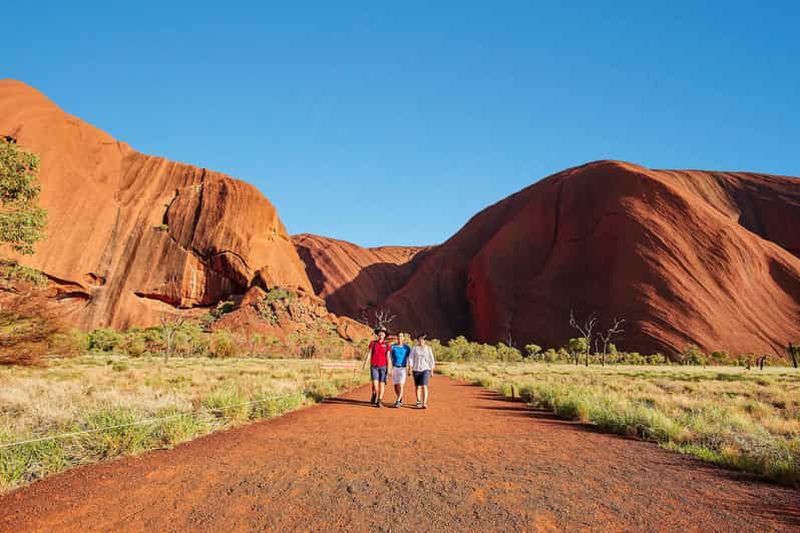 Billet Uluru : visite des sites sacrés et coucher de soleil avec vin et plateau de fromage