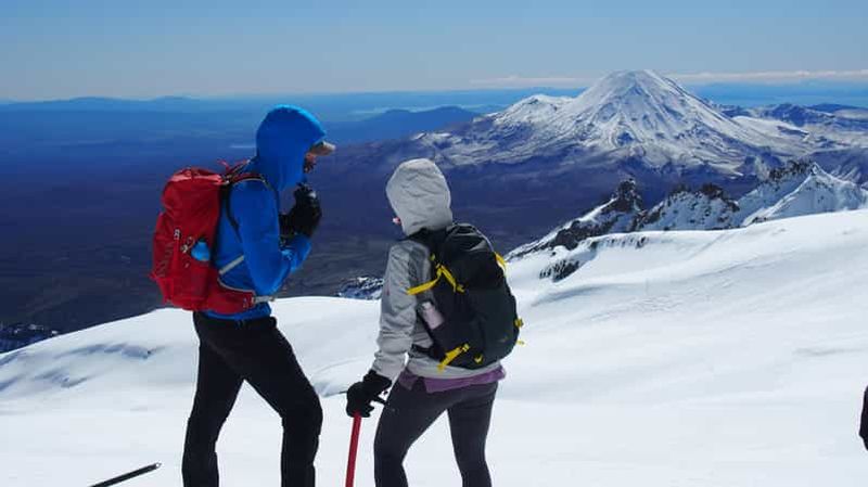 Billet Randonnée guidée en groupe sur le plateau sommital du mont Ruapehu
