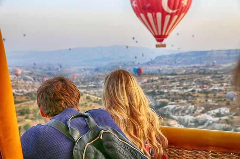 Billet Istanbul : voyage de 4 jours en avion et montgolfière en Cappadoce