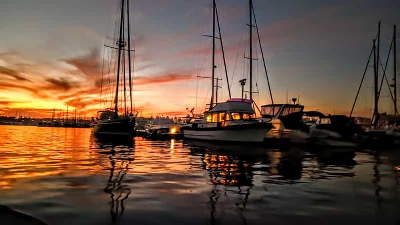 Billet Croisière romantique au coucher du soleil et aux lumières de la ville avec dégustation de vins – Marina del Rey