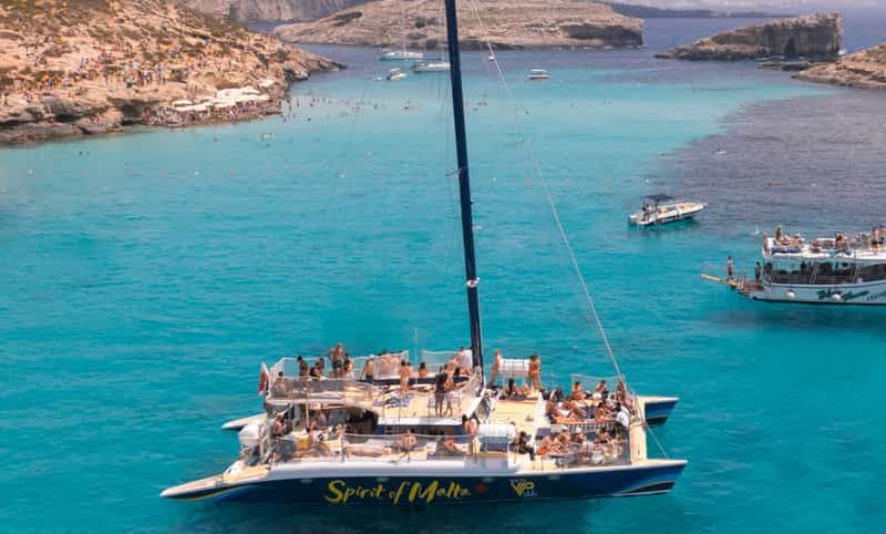 Billet Comino : croisière en catamaran au lagon bleu avec déjeuner et open bar