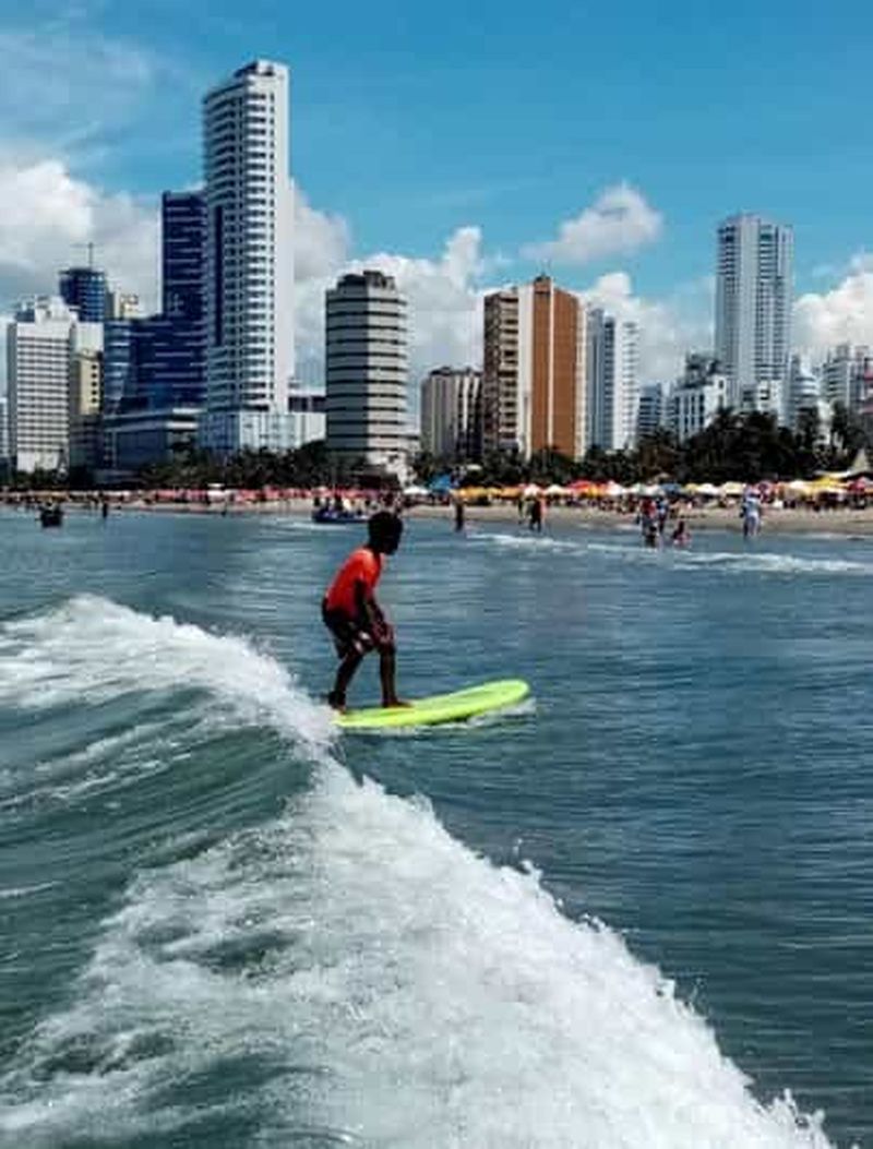 Billet Carthagène : cours de surf avec un champion colombien
