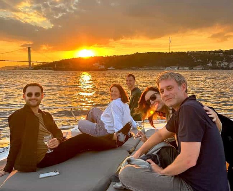 Billet Istanbul : visite en petit groupe avec vin à volonté