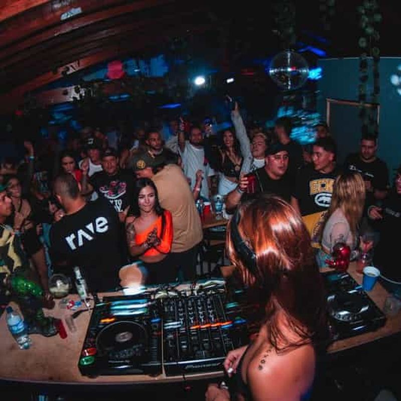 Billet Santiago : tournée des bars et clubs exclusifs