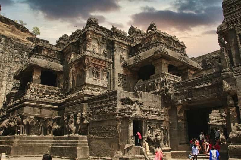 Billet Au départ de Shirdi : visite guidée de 2 jours des grottes d'Ajanta et d'Ellora
