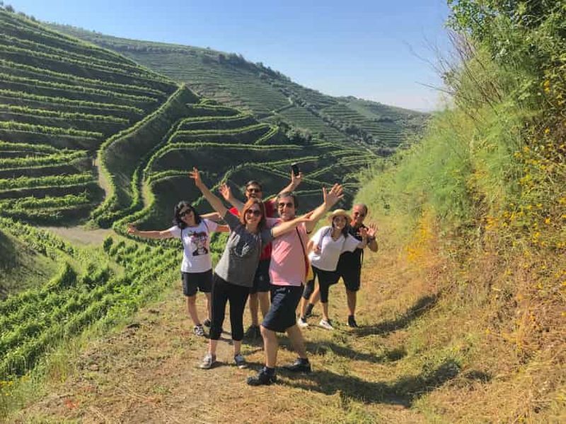 Billet Voyage dans le Douro : 5 jours de randonnées dans les vignobles, tout compris