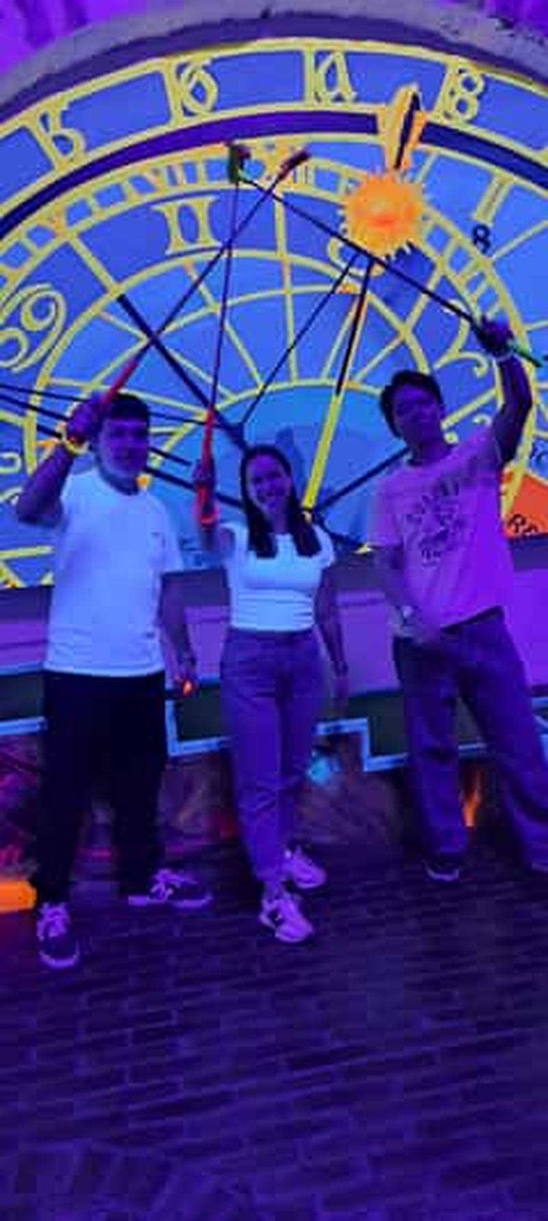 Billet Prague : Jeu de mini-golf Glow Golf avec lumière UV