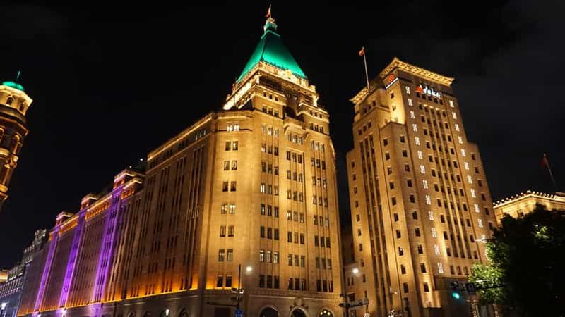 Billet Visite de Shanghai en soirée : Croisière VIP sur le fleuve Huangpu et lumières de la ville