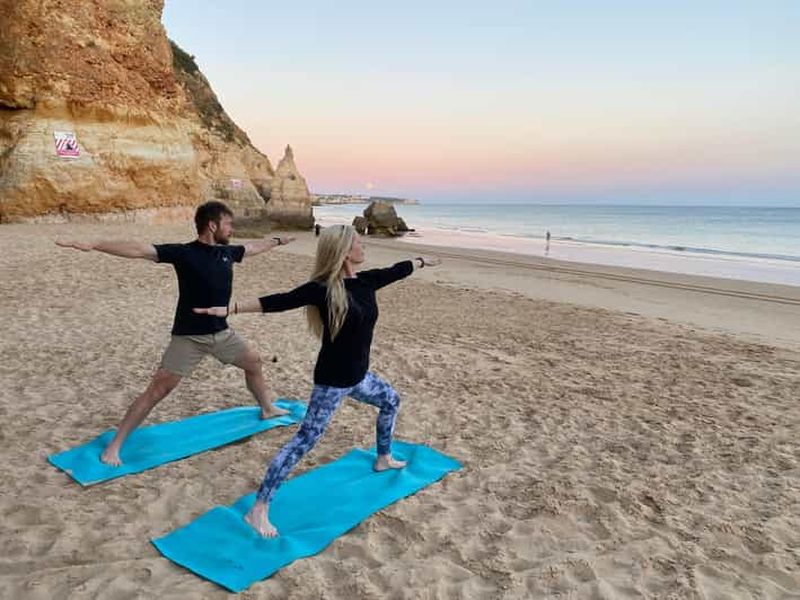 Billet Yoga au coucher du soleil sur la belle plage de Portimaos par el Sol Lifestyle