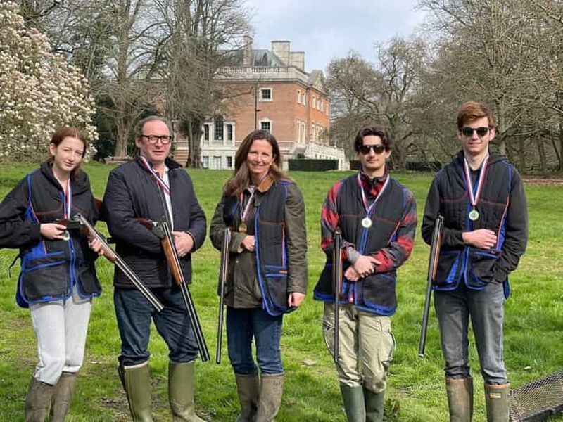 Billet Norfolk : Expérience de tir au pigeon d'argile avec moniteur
