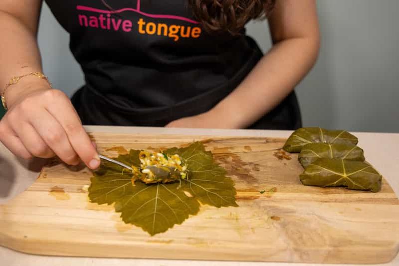 Billet Athènes : cours de cuisine en petit groupe et dîner privé sur un balcon