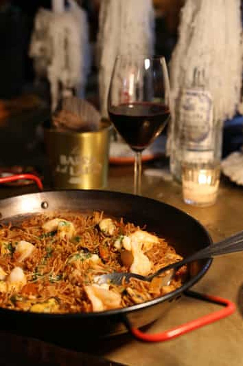 Billet Barcelone : cours de cuisine privé avec tapas, paella et vin