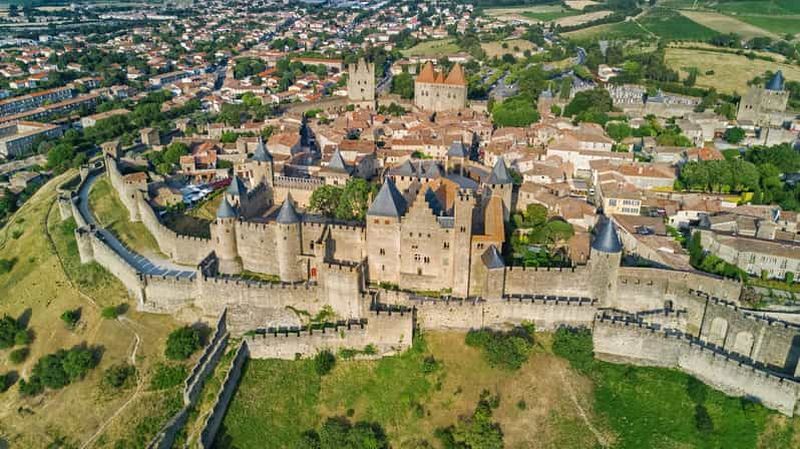 Billet Bonjour Carcassonne : visite privée de 2 heures à pied avec un guide de la région