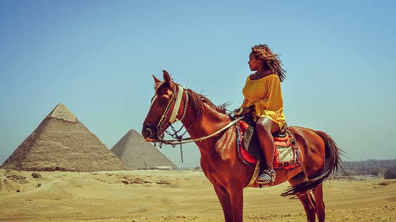 Billet Le Caire : Visite des pyramides de Gizeh et promenade en calèche