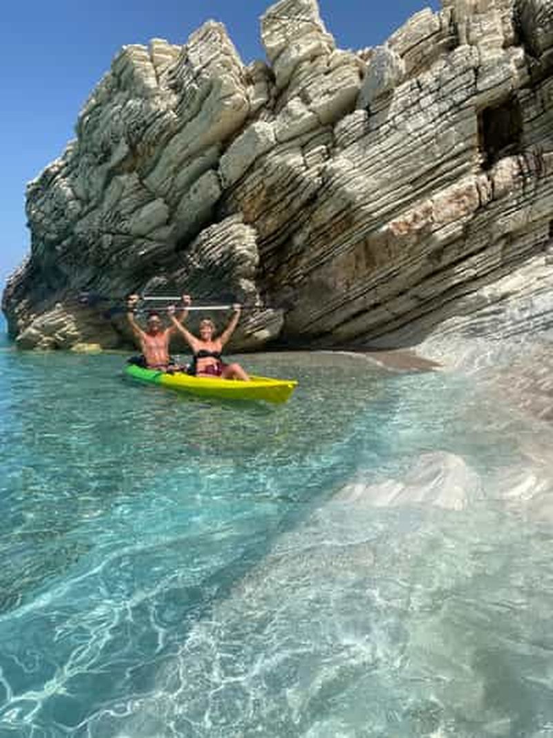 Billet Lukova - Plages et grottes secrètes de Kroreza : excursion en kayak et en SUP