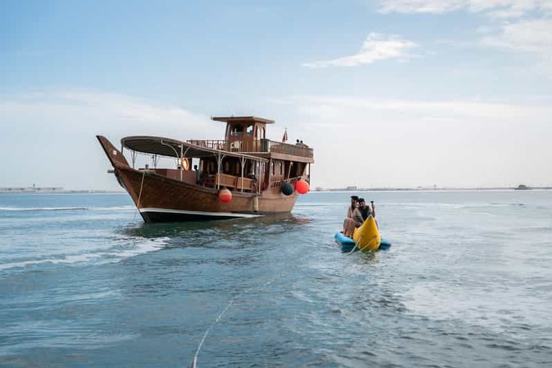 Billet Doha : dîner-croisière traditionnel qatari avec boissons de bienvenue