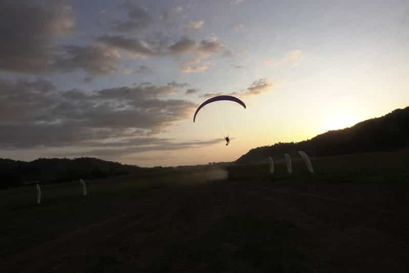 Billet Jaco ; Vol parapente au coucher du soleil magique.