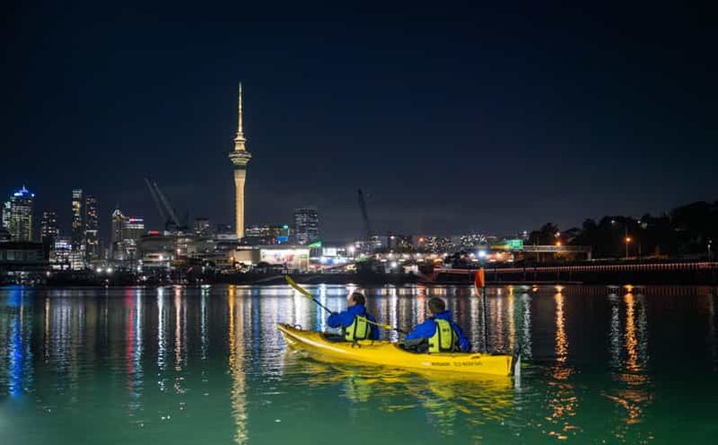 Billet Auckland : Visite nocturne en kayak des lumières de la ville