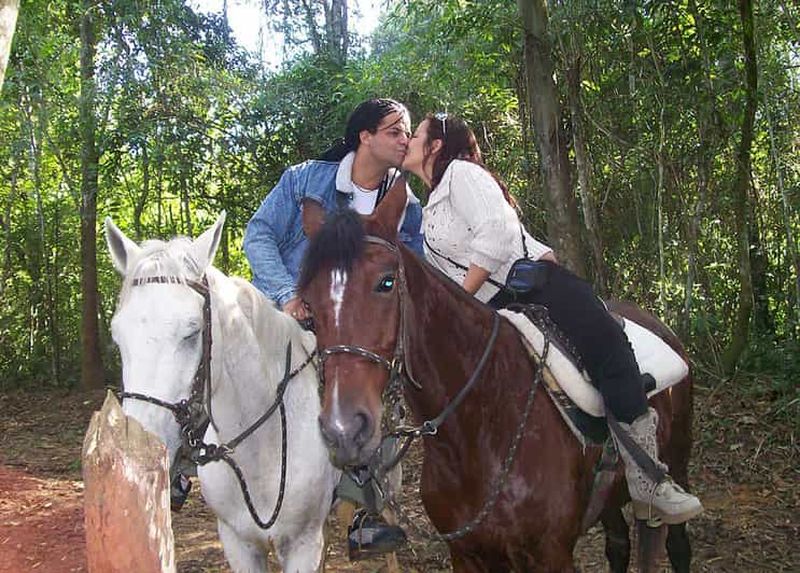 Billet Promenade à cheval à Penedo, au cœur d'eaux cristallines