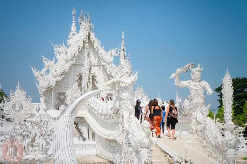 Billet Chiang Mai : temples de Chiang Rai, tribu Karen et sources chaudes