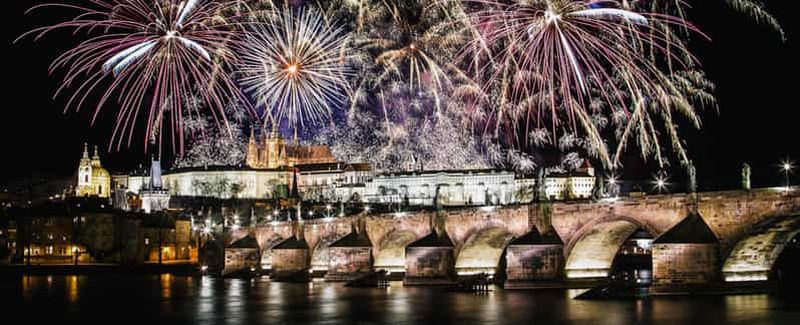 Billet Prague : Réveillon du Nouvel An : tournée des bars et entrée au Shots Bar Club