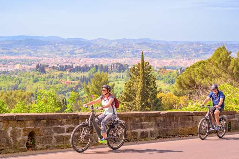 Billet Visite en vélo électrique à Fiesole avec dégustation d'huile d'olive ou piscine et détente