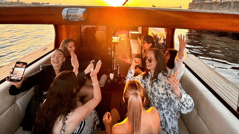 Billet Riga : visite privée en bateau VIP sur la Daugava