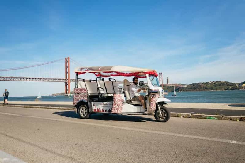 Billet Lisbonne : Visite guidée privée en tuk-tuk avec prise en charge à l'hôtel