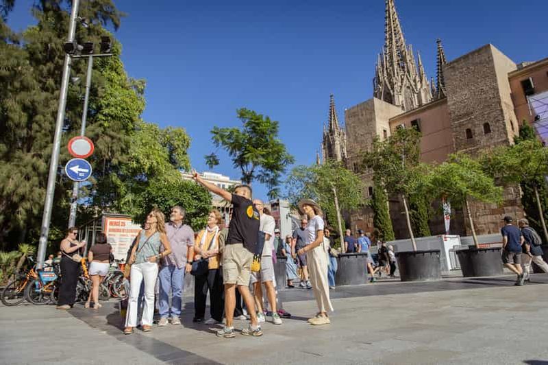 Billet Barcelone : visite guidée à pied de la ville avec un guide de la région