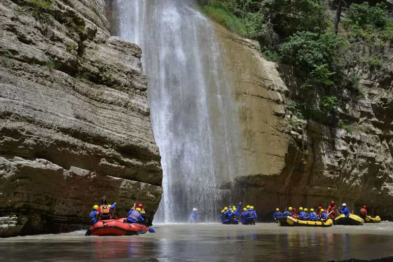 Billet Depuis Berat : excursion en rafting, kayak et bouée dans le canyon d'Osumi